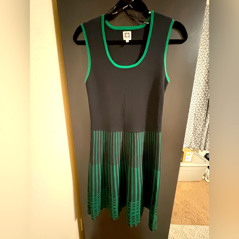 Chic Black and Green Sleeveless Knit Dress by Anne Klein